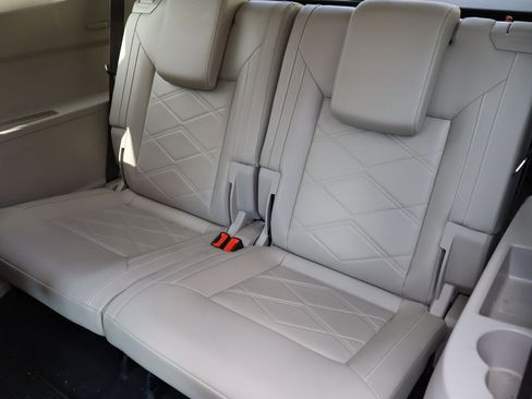 Used 2024 Volkswagen Atlas SE image 6