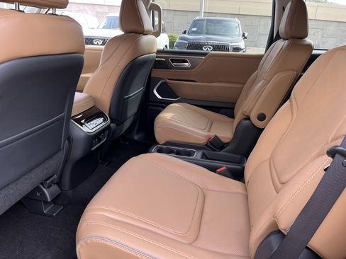 Used 2026 INFINITI QX80 Luxe w/ Cargo Package AWD/4WD image 14