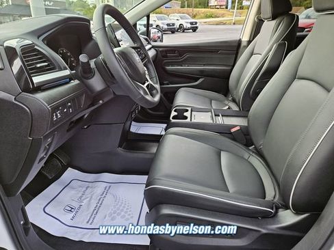 New 2026 Honda Odyssey Touring image 5