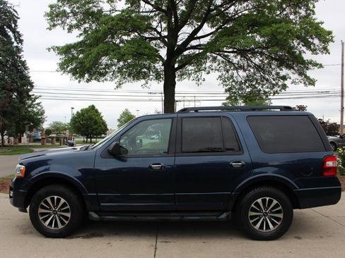 Used 2016 Ford Expedition XLT w/ Equipment Group 202A AWD/4WD image 6