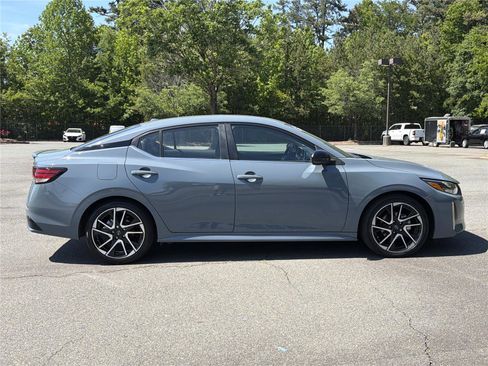 Used 2024 Nissan Sentra SR w/ SR Premium Package FWD image 29