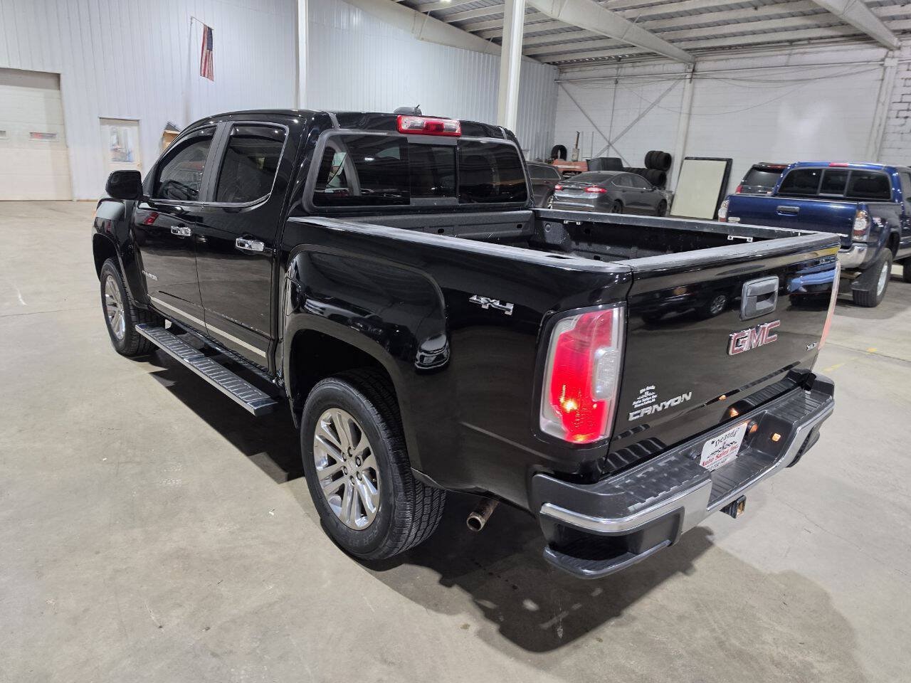 Used 2017 GMC Canyon SLE w/ SLE Convenience Package AWD/4WD image 9