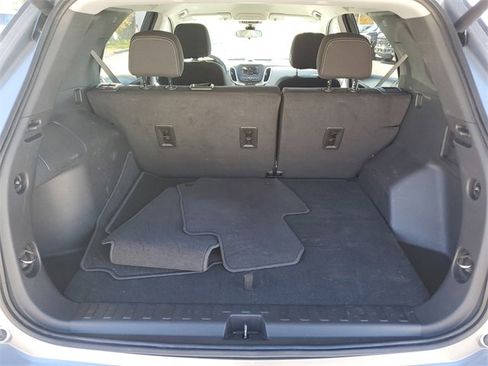 Used 2023 Chevrolet Equinox LT w/ Driver Convenience Package image 9