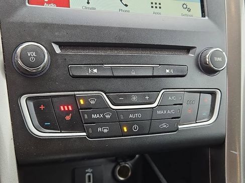 Used 2017 Ford Fusion Energi SE image 18