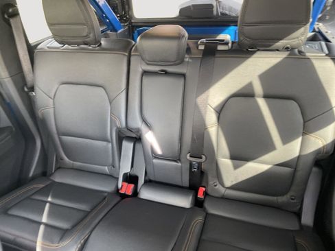 Used 2024 Ford Bronco Badlands image 13