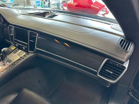 Used 2016 Porsche Panamera GTS image 36