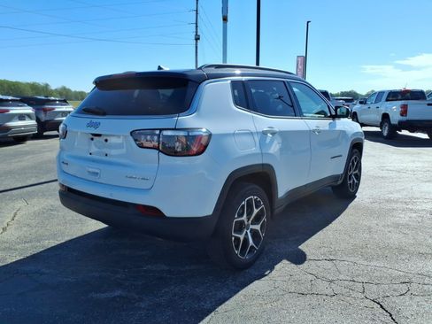 Used 2025 Jeep Compass Limited AWD/4WD image 5