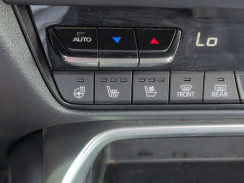 Used 2025 MAZDA CX-70 Plug-In Hybrid w/ Premium Plus AWD/4WD image 24