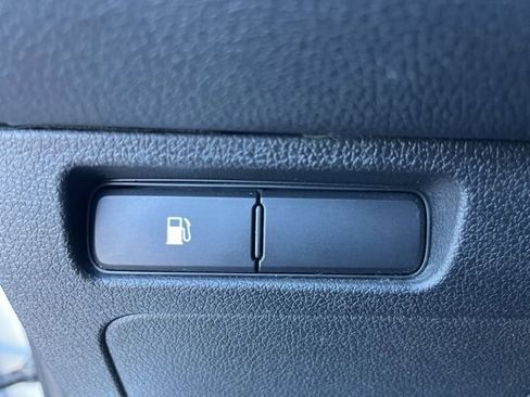 Used 2020 Kia Sorento LX w/ LX I4 Convenience Package image 12