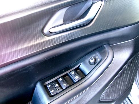 Used 2023 Jeep Grand Cherokee Laredo w/ Luxury Tech Group I AWD/4WD image 12