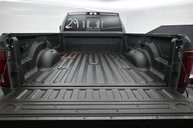 New 2026 RAM 3500 Laramie AWD/4WD image 18