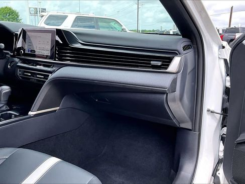 Used 2026 Toyota Camry SE w/ Convenience Package image 18