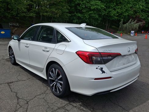 Used 2023 Honda Civic EX image 9
