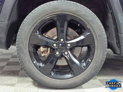 Used 2024 Jeep Grand Cherokee L Limited w/ Black Appearance Package image 29