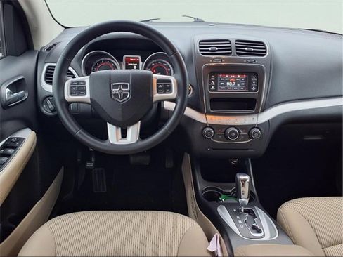 Used 2016 Dodge Journey SXT image 4