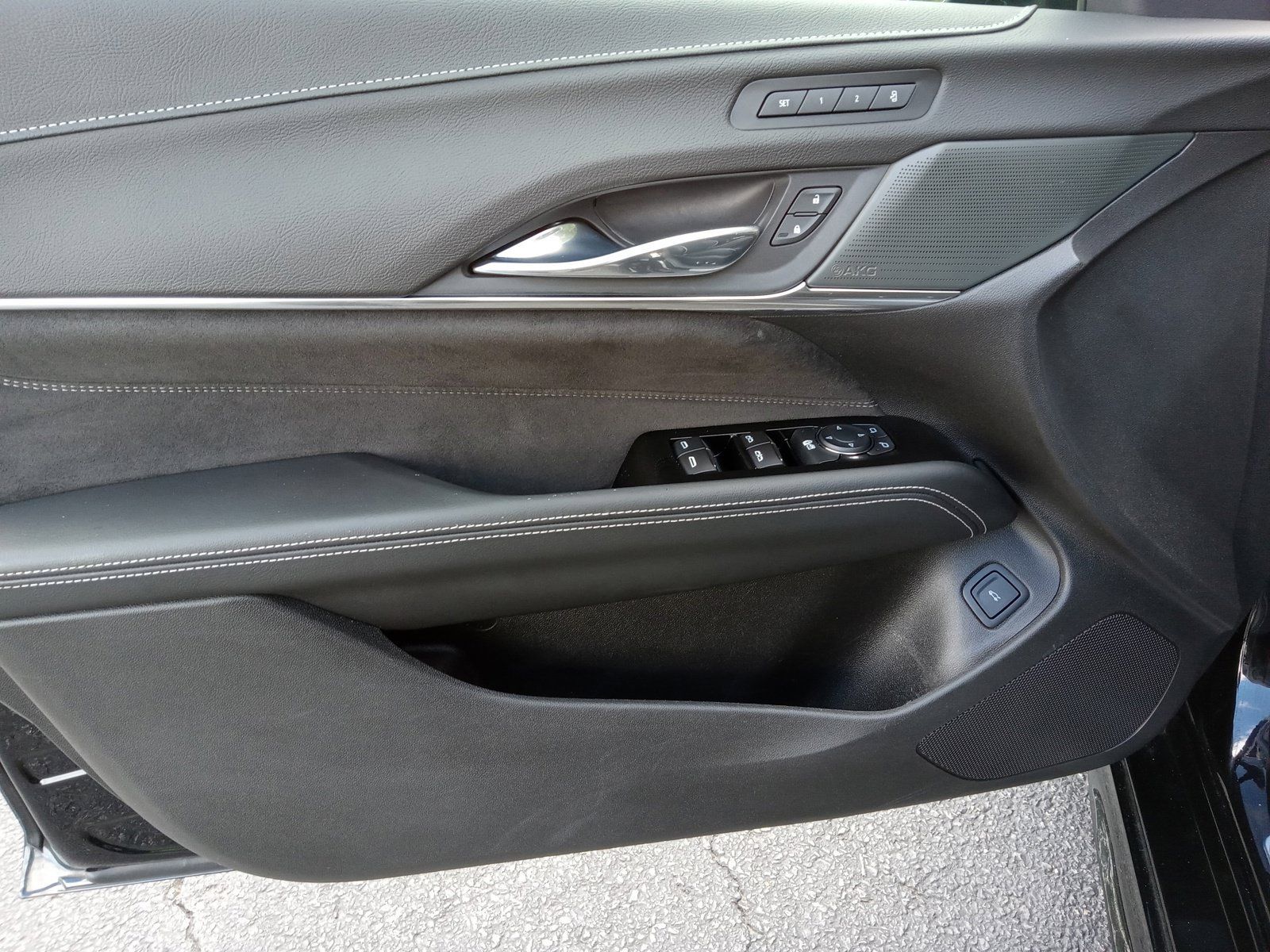 Used 2022 Cadillac CT4 V Blackwing w/ Technology Package RWD image 9