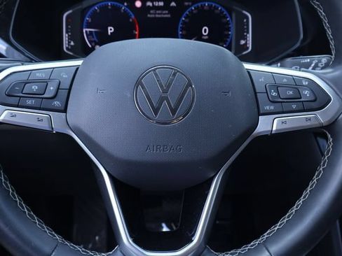 Certified 2022 Volkswagen Taos SEL AWD/4WD image 22