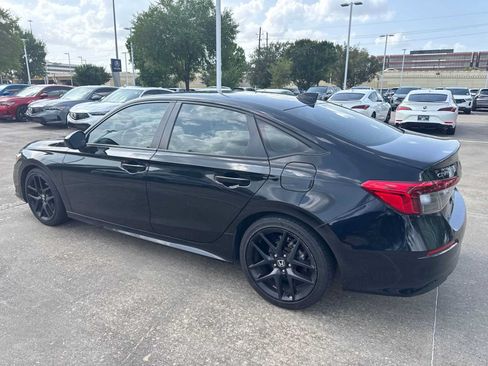 Used 2023 Honda Civic Sport image 3