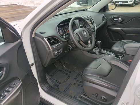 Used 2020 Jeep Cherokee Latitude Plus FWD image 24
