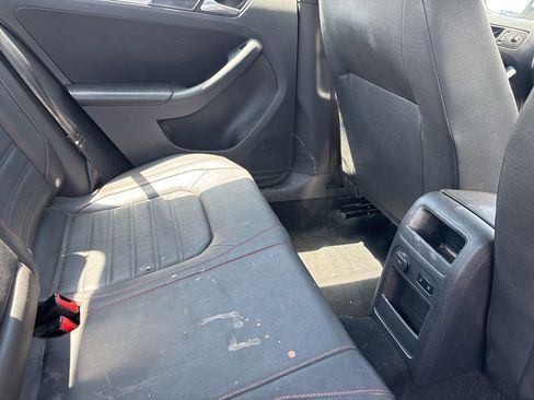 Used 2012 Volkswagen Jetta GLI FWD image 16