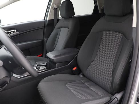 Used 2024 Kia Sportage LX image 15