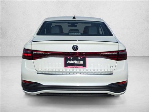 New 2026 Volkswagen Jetta SE image 8