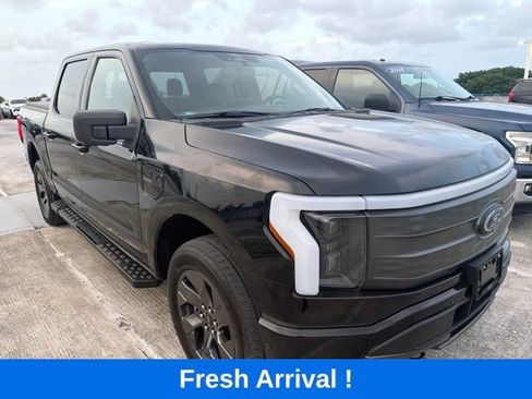 Used 2022 Ford F150 Lightning Lariat w/ Max Trailer Tow Package AWD/4WD image 7