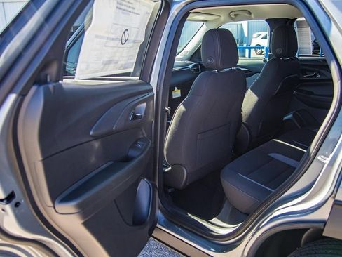 New 2025 Chevrolet TrailBlazer LT w/ Convenience Package FWD image 33