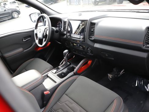 Used 2024 Nissan Frontier PRO-4X w/ Technology Package image 9