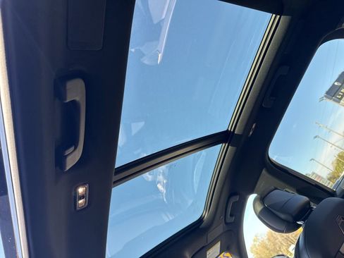 New 2025 Lincoln Nautilus Reserve image 21