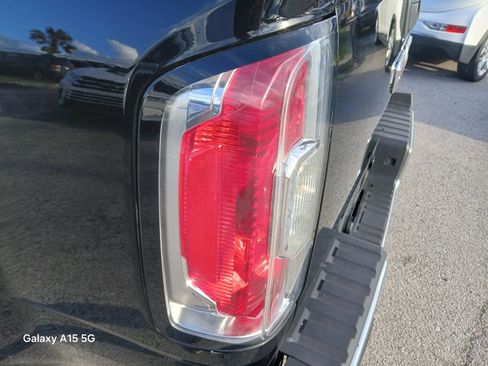 Used 2019 GMC Canyon SLE w/ Elevation Edition RWD image 13