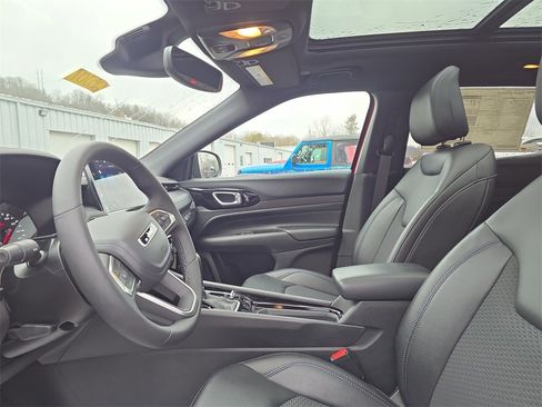 New 2025 Jeep Compass Latitude w/ Sun & Sound Group image 11