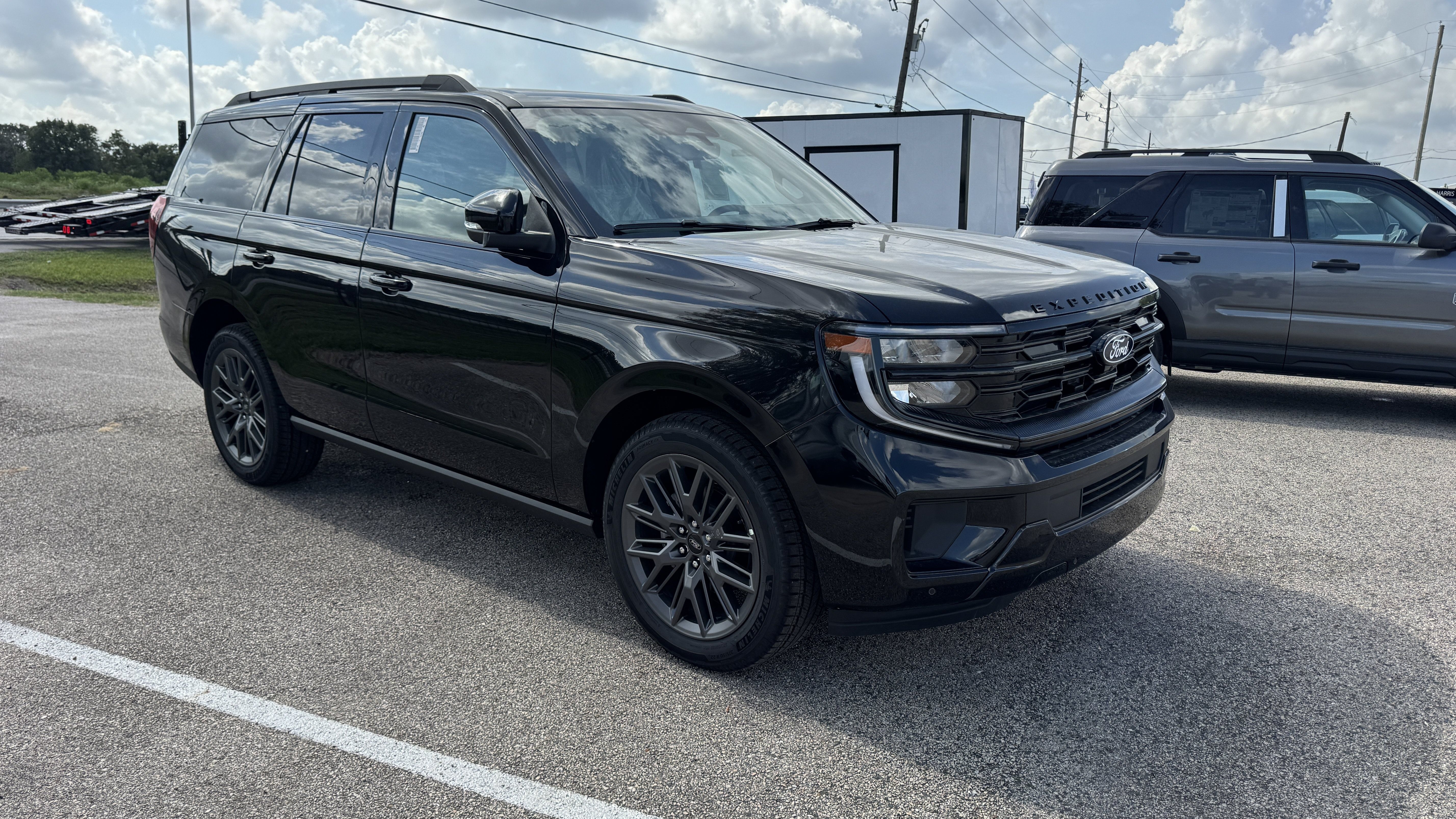 New 2027 Ford Expedition Platinum w/ Stealth Appearance Package AWD/4WD image 1