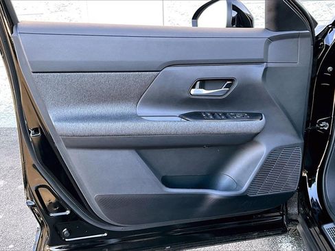 Certified 2025 Nissan Kicks SV w/ Illumination Package image 26