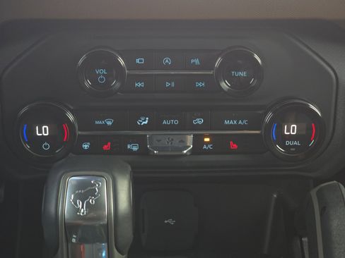 Used 2024 Ford Bronco Outer Banks image 17