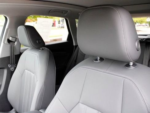 Used 2025 Audi Q5 Premium w/ Convenience Package AWD/4WD image 14