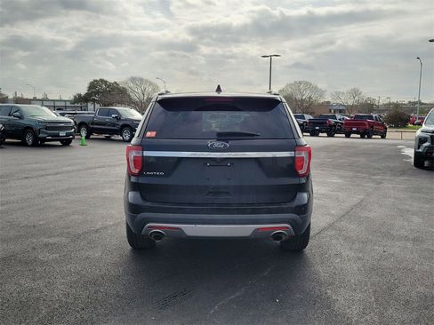 Used 2017 Ford Explorer Limited image 16