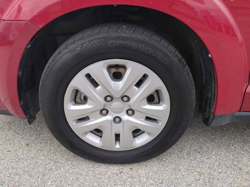 Used 2019 Dodge Journey SE image 32