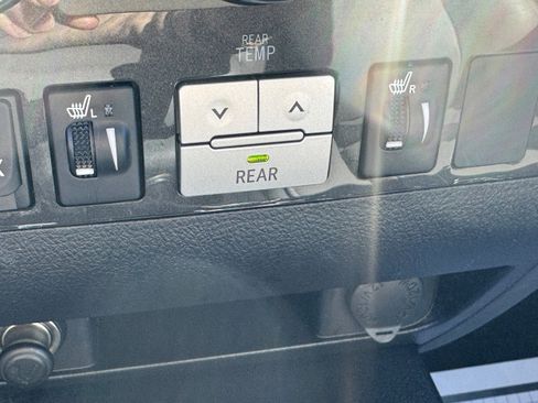 Used 2014 Toyota Sequoia Limited image 18