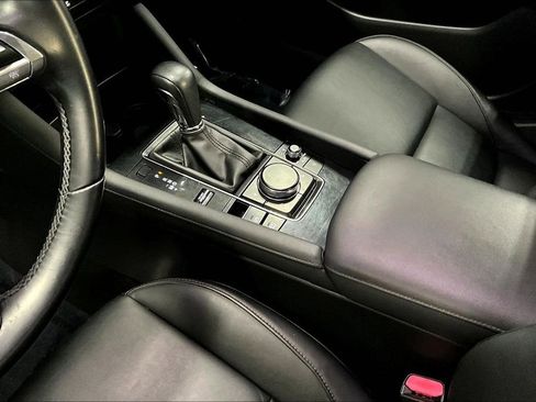 Used 2019 MAZDA MAZDA3 AWD Sedan w/ Preferred Package image 17