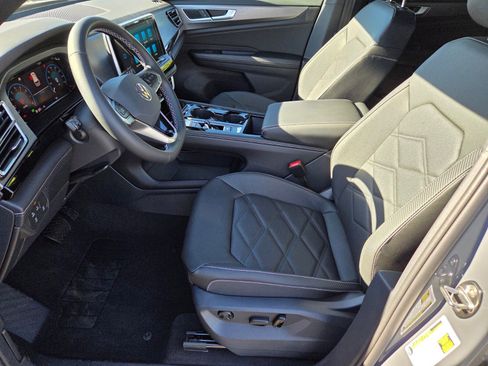 New 2026 Volkswagen Atlas Cross Sport SE FWD image 6