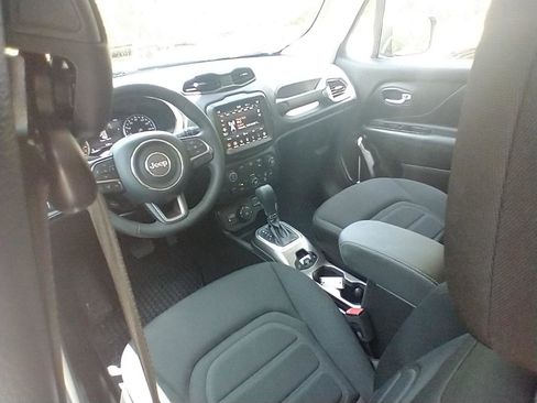 Used 2022 Jeep Renegade Latitude w/ Convenience Group AWD/4WD image 16