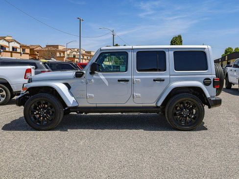 Used 2024 Jeep Wrangler Unlimited Sahara w/ Technology Group AWD/4WD image 7
