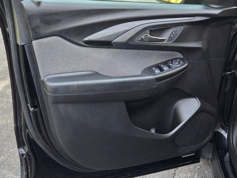 Certified 2023 Chevrolet TrailBlazer LT w/ Convenience Package image 17