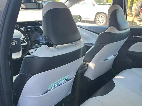 Used 2017 Toyota Prius Four w/ Advanced Technology Package FWD image 16