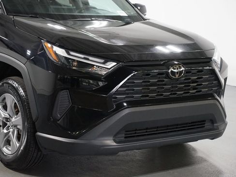 Certified 2025 Toyota RAV4 XLE FWD image 4