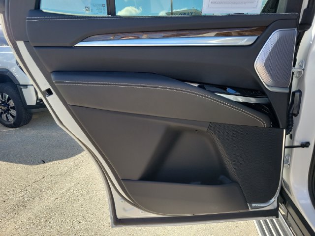 Used 2025 Cadillac Escalade Premium Luxury Platinum w/ LPO, Floor Liner Package AWD/4WD image 16