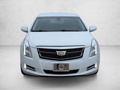Used 2016 Cadillac XTS Luxury image 2