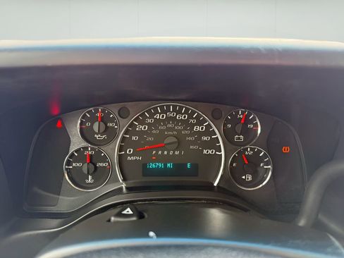 Used 2016 Chevrolet Express 2500 RWD image 19