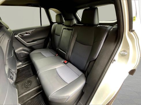 Used 2022 Toyota RAV4 XSE AWD/4WD image 22
